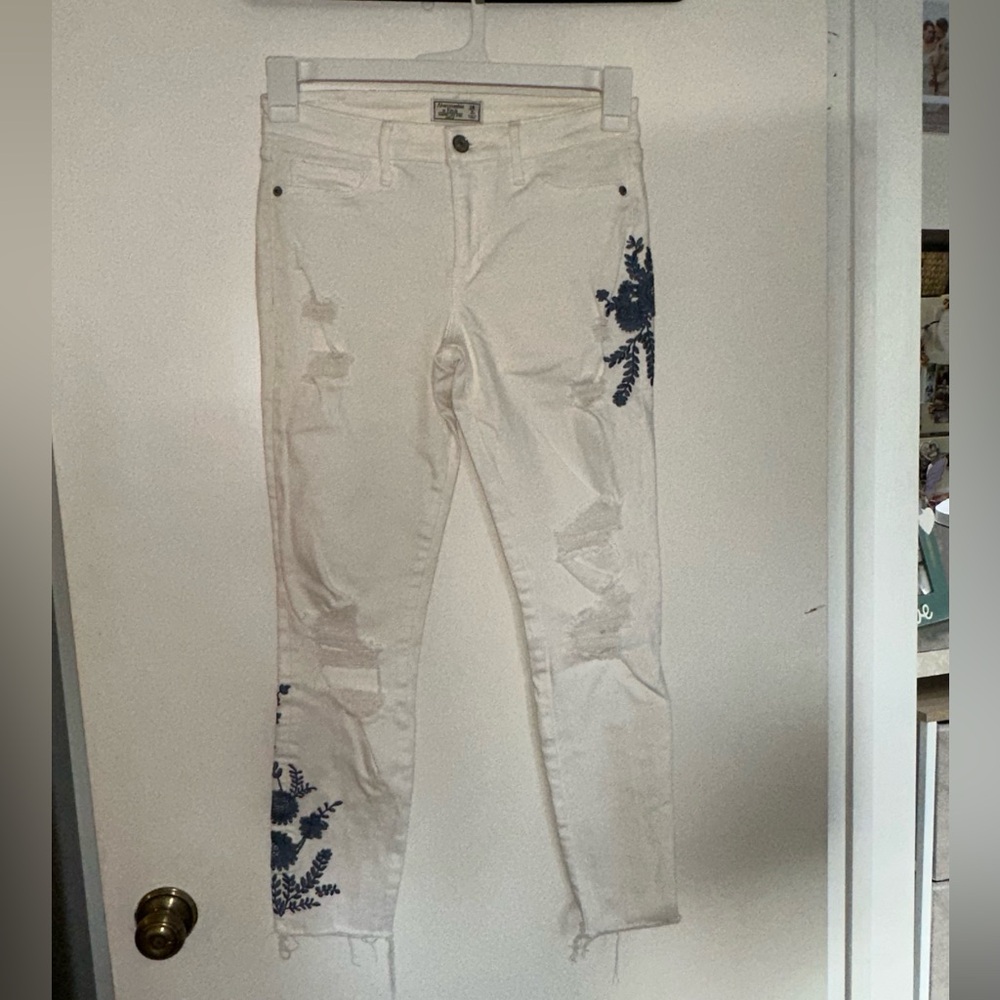 Abercrombie & Fitch White Skinny Jeans